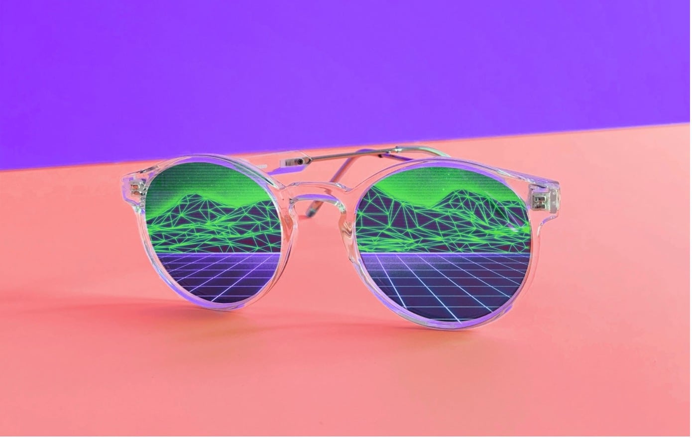 Ormai trascorriamo gran parte della nostra vita in un mondo virtuale come predetto in Matrix. Credits: Joshua Coleman on Unsplash.