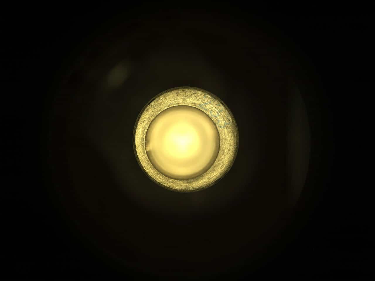 Questa immagine, scattata dal rover Perseverance, mostra che il tubo di raccolta dei campioni n. 233 è vuoto. Credits: NASA/JPL-Caltech.