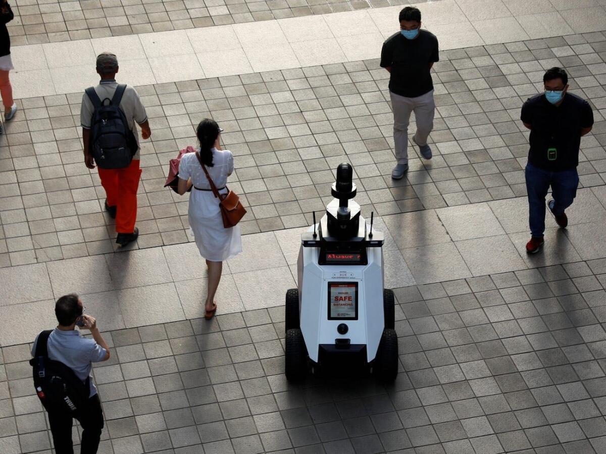 Ecco Xavier, il poliziotto robot di Singapore - 