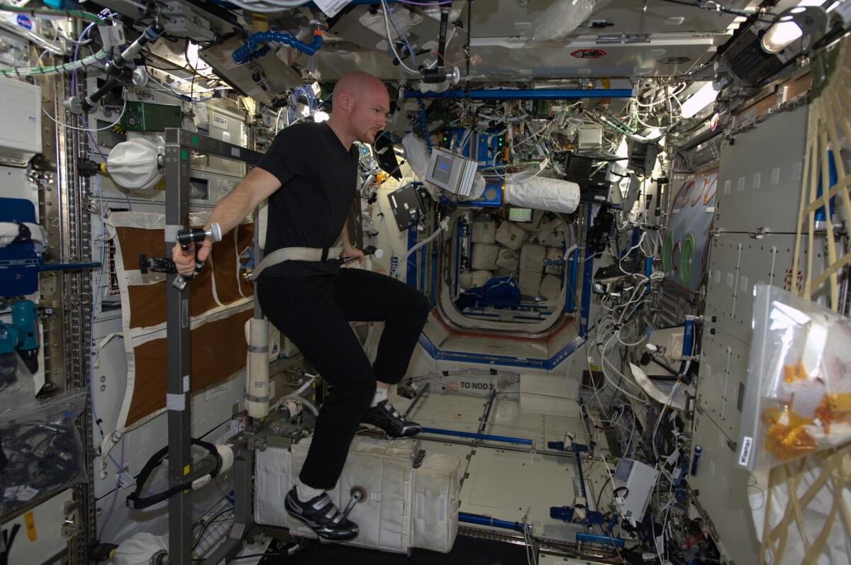 Come si allenano gli astronauti nello spazio in microgravità? - 