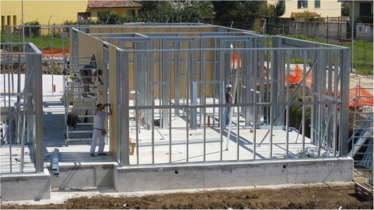 Scuola BFS di Napoli, esempio tecnologico e sostenibile con l'acciaio cold-formed - Ph. ingegnio-web.it