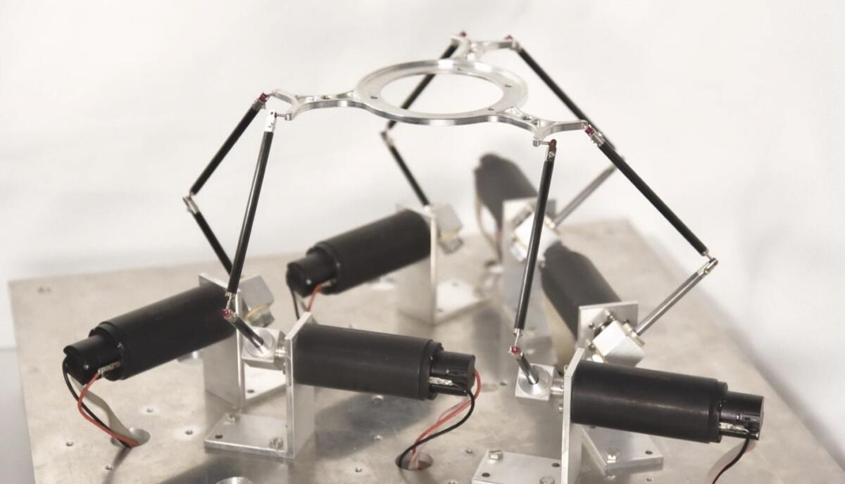 Riprodurre il movimento del cuore con un robot esapode - 