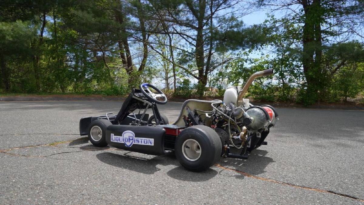 Il Go-Kart alimentato da un piccolo motore rotativo ad idrogeno che pesa 2 chili - Il Go-Kart alimentato da un piccolo motore rotativo ad idrogeno che pesa 2 chili