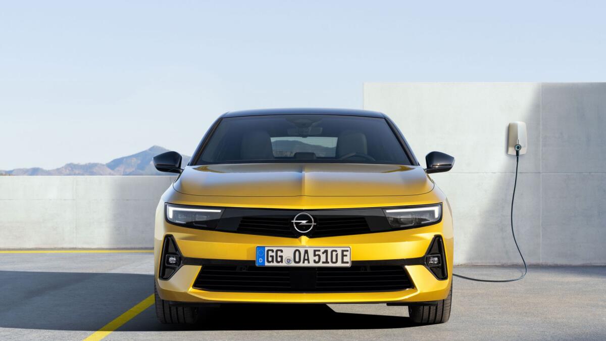 Nuova Opel Astra, design rinnovato e motori ibridi per la prima di Stellantis - 