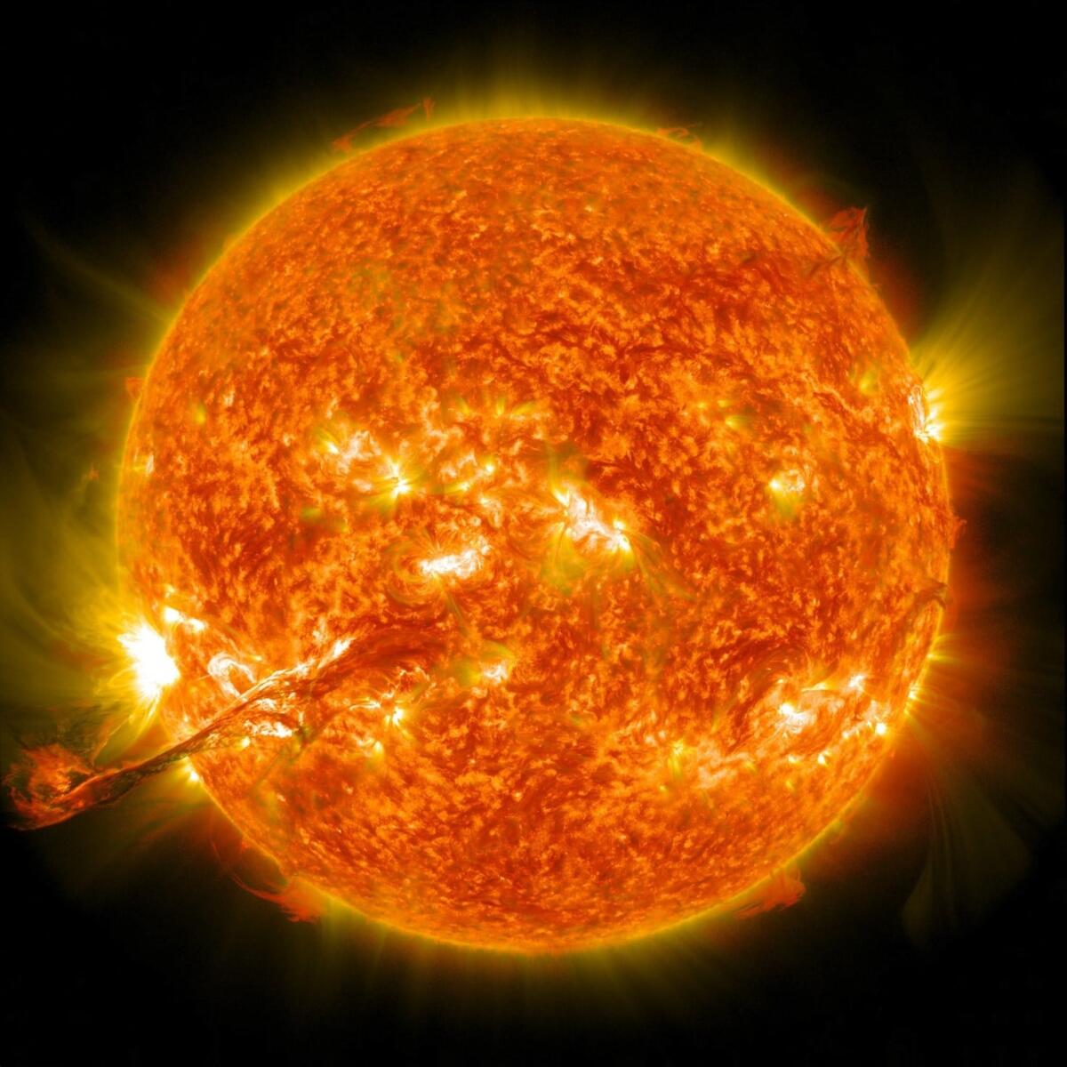 La fusione a confinamento magnetico che imita le stelle - sohowww.nascom.nasa.gov