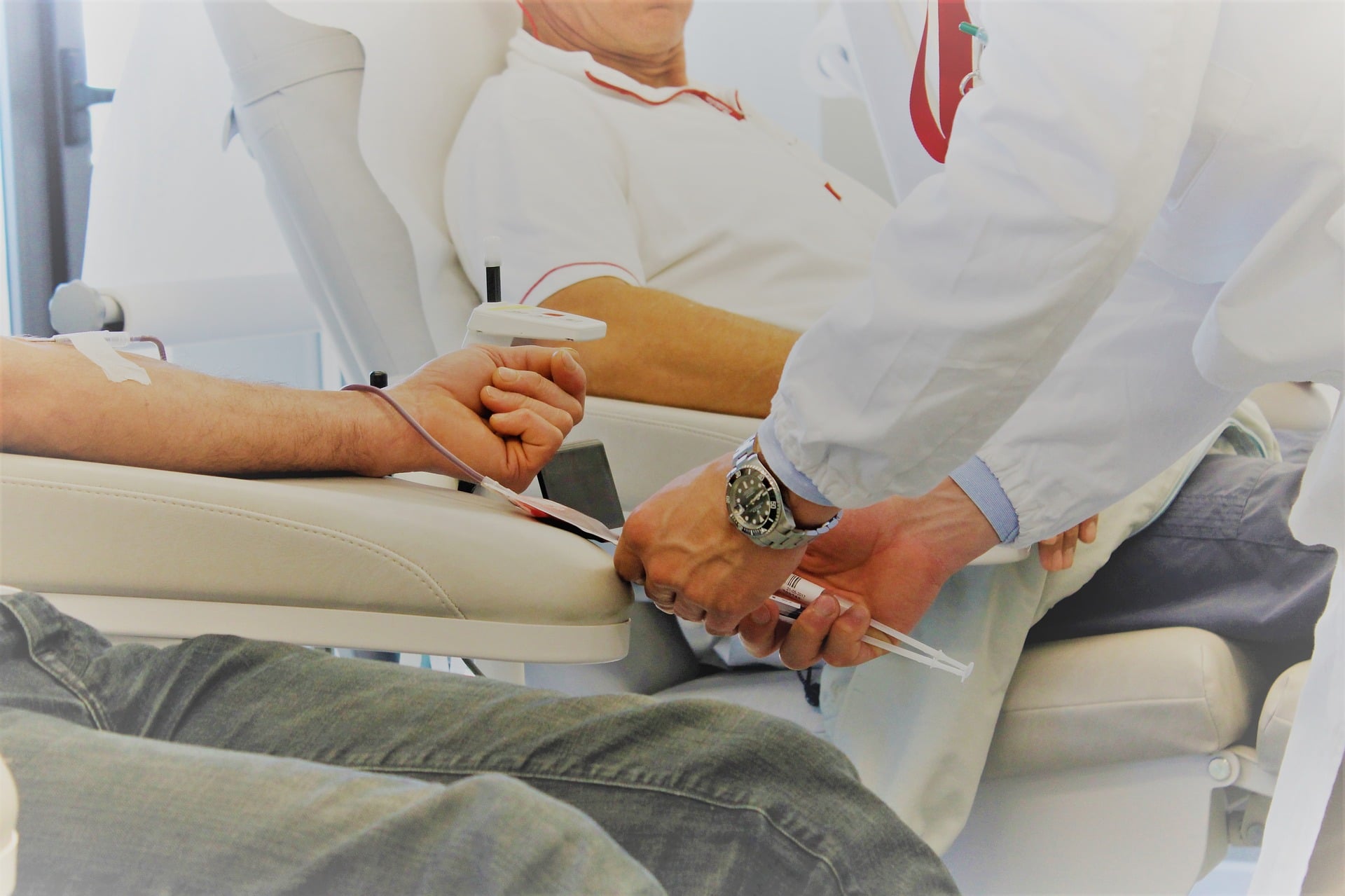 Diagnosticare un tumore con un esame del sangue: in Gran Bretagna è iniziata la più grande sperimentazione del mondo