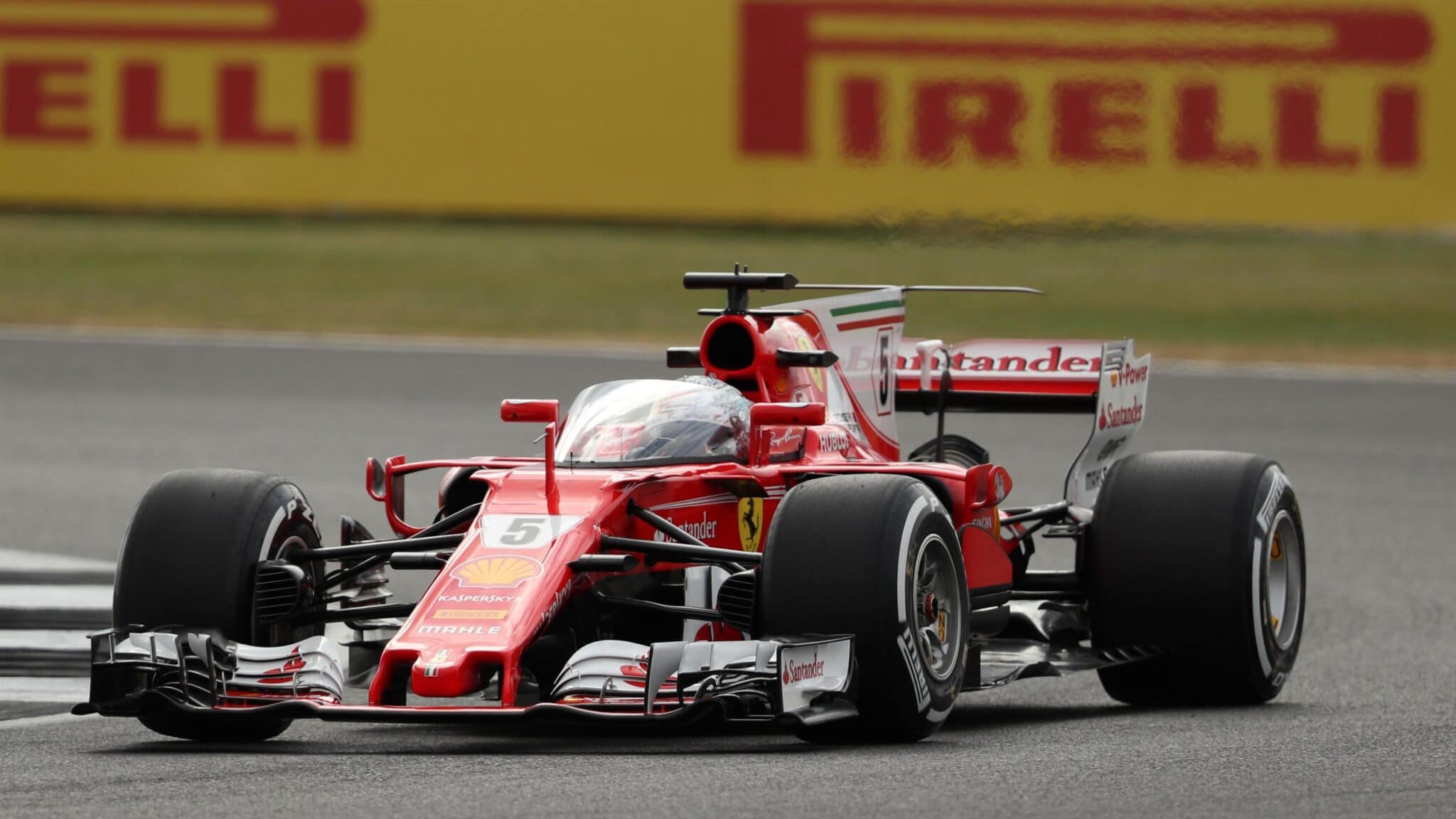 Il sistema Shield ideato dalla Ferrari, montato sulla SF70-H di Sebastian Vettel in occasione delle prove libere del GP di Gran Bretagna 2017