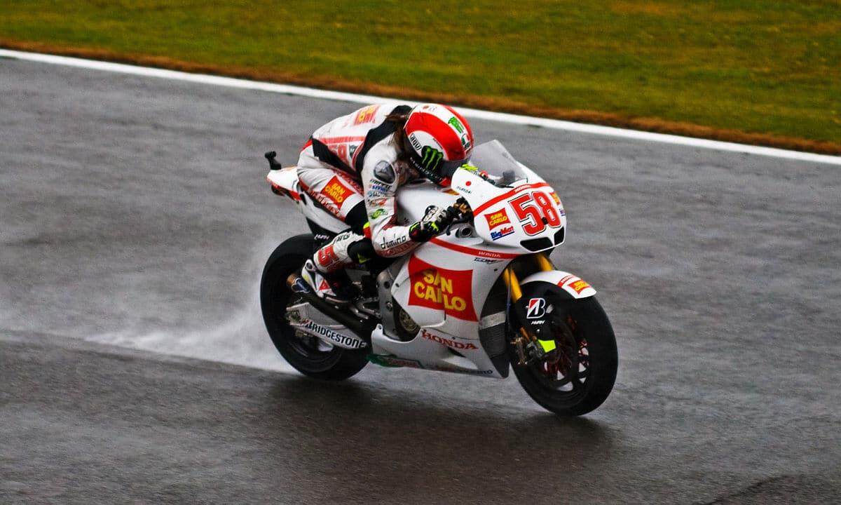 Marco Simoncelli: omaggio ad un pilota che non ha smesso mai di correre - Marco Simoncelli 2011 commons.wikimedia.org