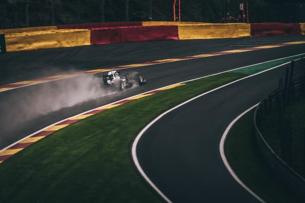 Tecnologia digitale mobile: l’evoluzione durante l’ultimo decennio - Tecnologia digitale mobile E-Sports www.unsplash.com