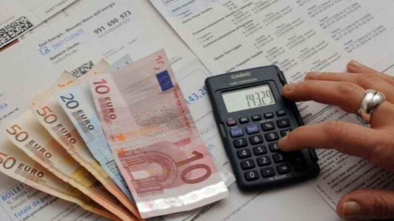 bolette,energia,rincaro,costi, soluzioni,risparmiare,fotovoltaico,isolamento, termico,coibentazione, abitazion, condomini,