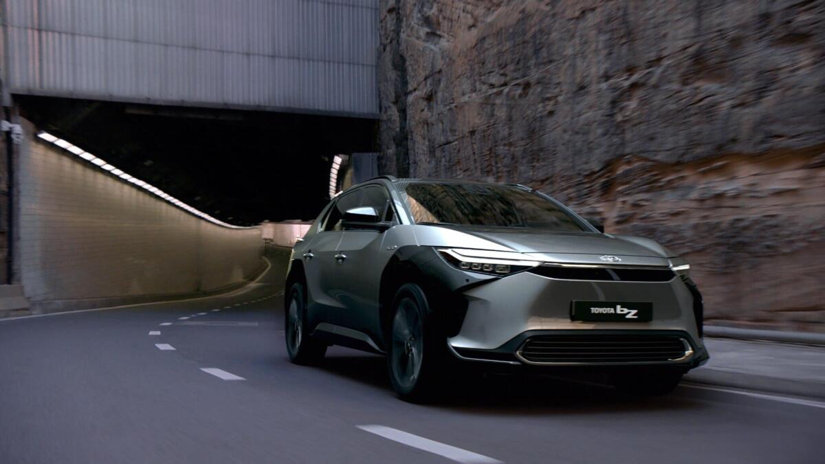 Ecco la prima Toyota elettrica: il suo nome è bZ4X - 