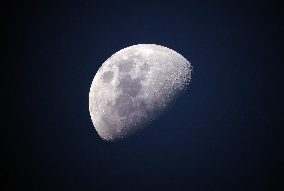Nuovo metodo per rilevare gli strati superficiali del lato nascosto della Luna - 