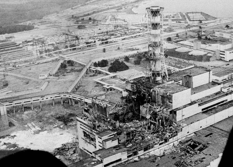 Il reattore 4 di Chernobyl dopo l'incidente. Credit: AP Photo