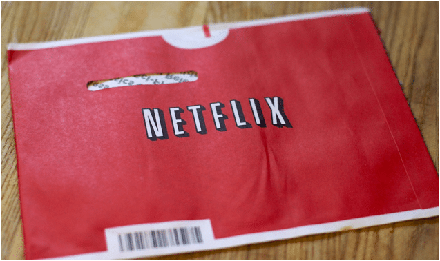 Le apposite buste brevettate dalla compagnia per spedire i DVD a casa degli utenti.