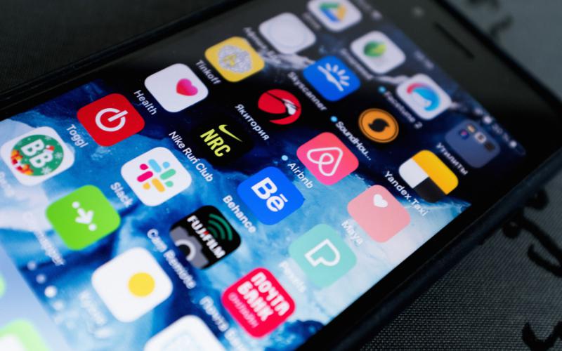 ESET ha denunciato l’esistenza di 13 applicazioni presenti sul PlayStore con l’obiettivo di rubare credenziali di accesso.