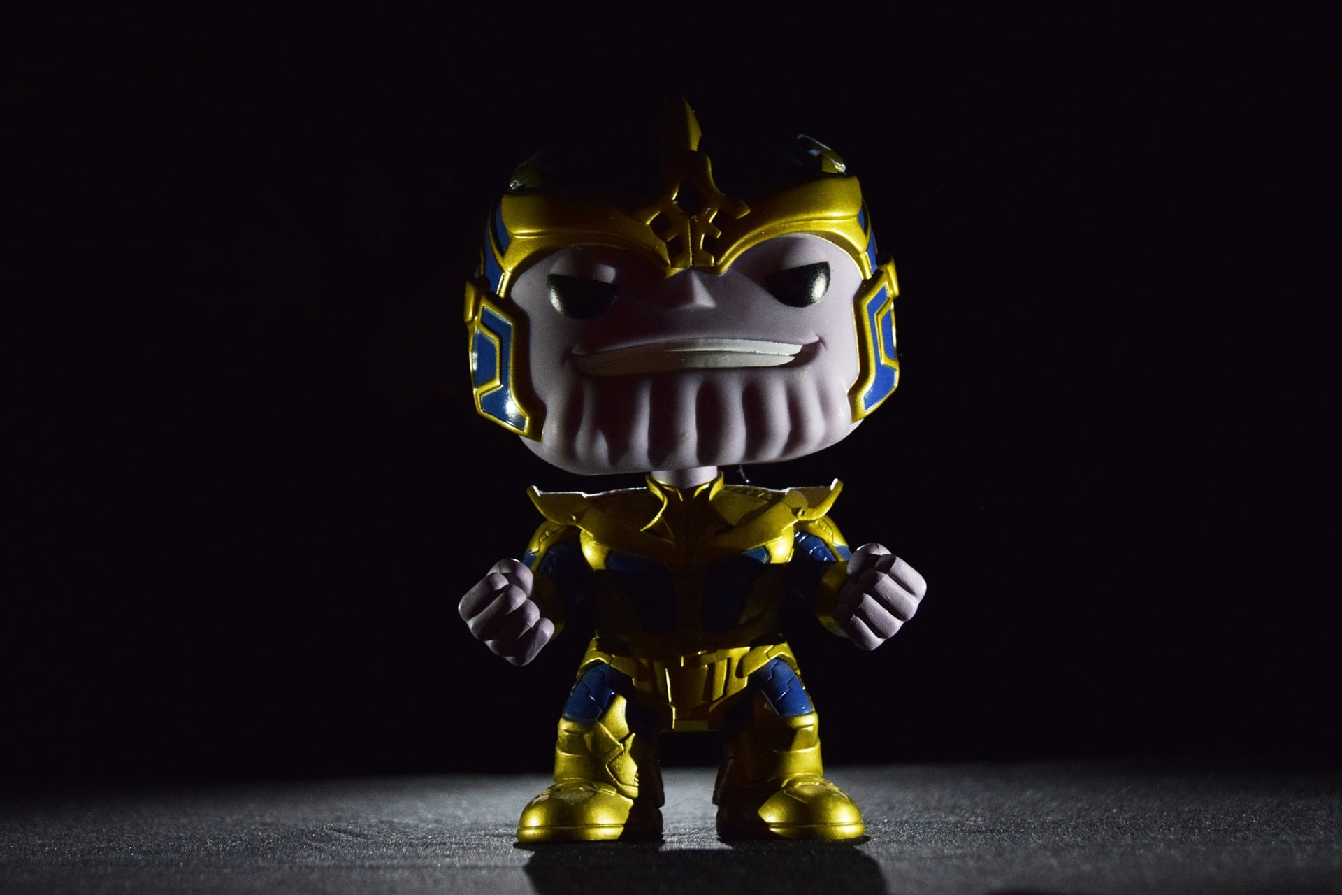 Il poco attrito del Guanto dell’Infinito rende lo schiocco di dita di Thanos fisicamente impossibile, anche per il MCU.