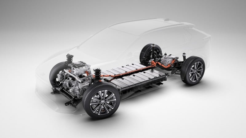 Ecco la prima Toyota elettrica: il suo nome è bZ4X