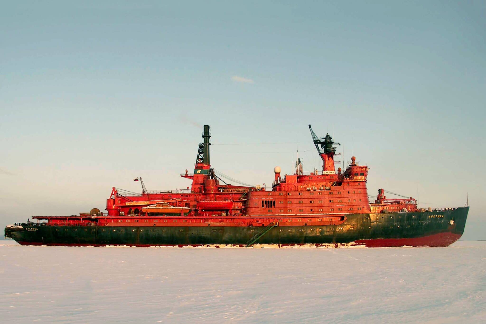 La rompighiaccio a propulsione nucleare russa Arktika. Credit: Wikimedia Commons