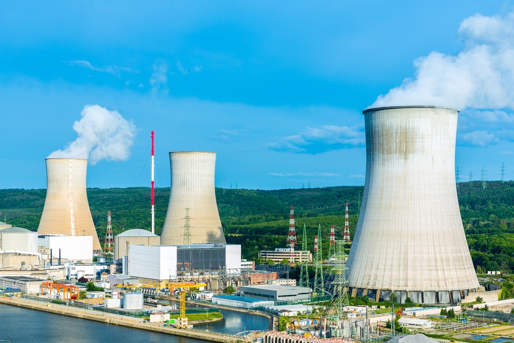 La centrale nucleare di Tihange, Belgio.