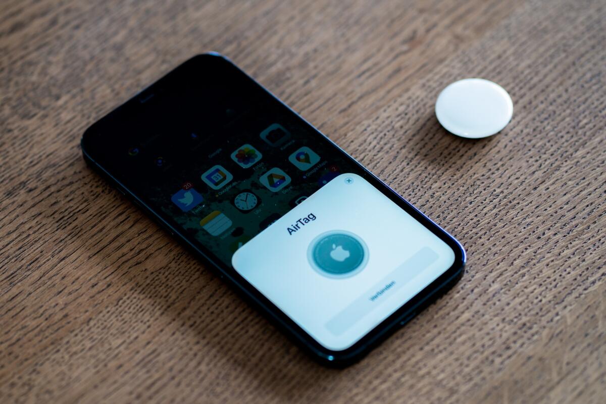 Apple AirTag usati dai ladri per tracciare e rubare auto - 