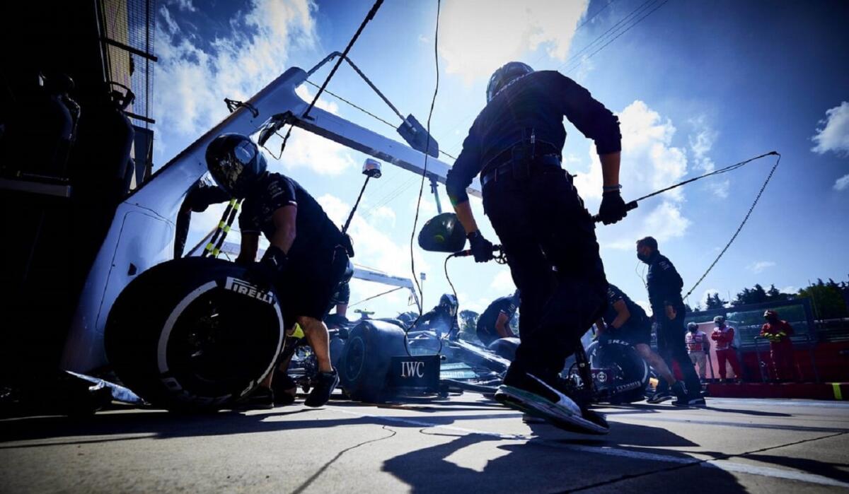 E-Gun: Mercedes ha provato la pistola cordless per i pit stop in F1 - 