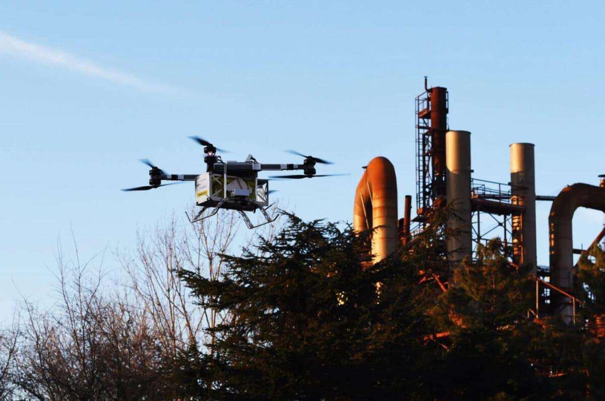 Torino sperimenta le consegne dei pacchi di Poste Italiane con i droni! - Consegne, droni, UAV, UAM, Poste Italine, Leonardo Torino Credits: FlyingBasket