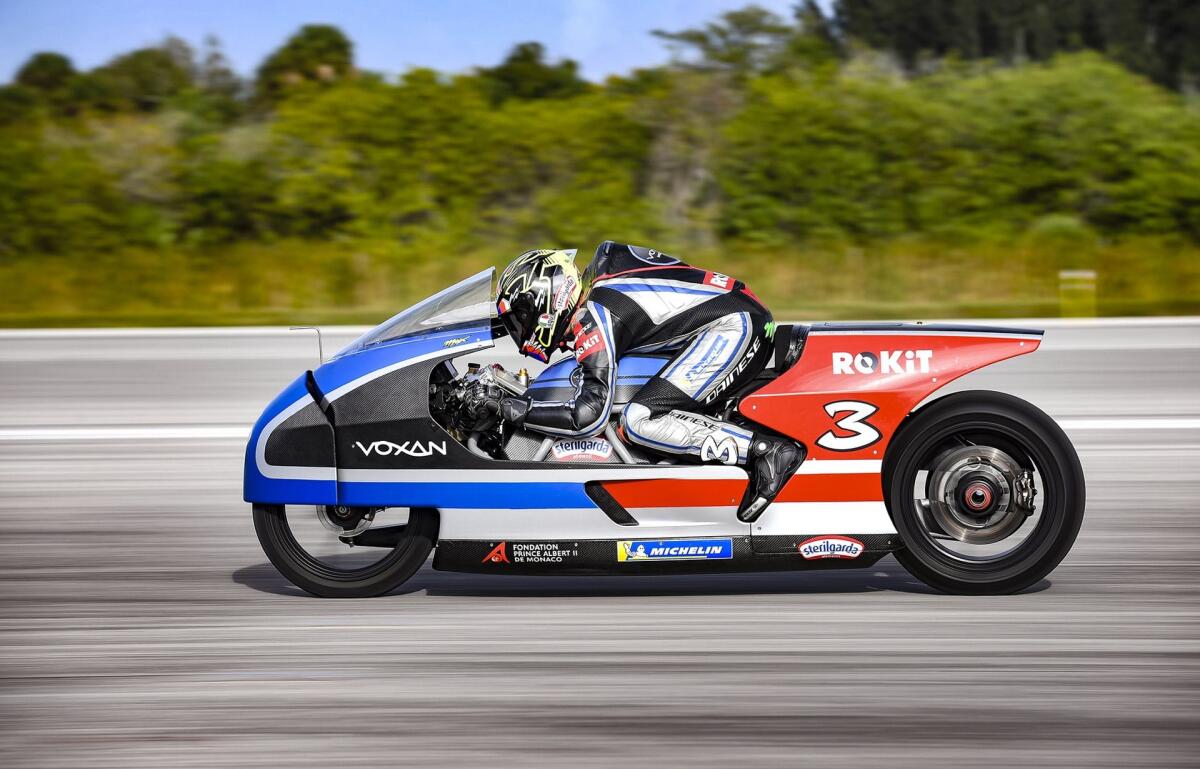 Max Biaggi, RECORD MONDIALE: 455 km/h sulla moto elettrica Voxan WattMan - 