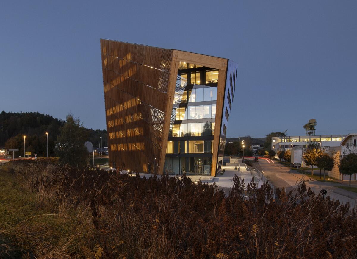 Powerhouse Telemark, dagli edifici nZEB a PEB - Powerhouse Telemark

Snøhetta

Photo: Ivar Kvaal