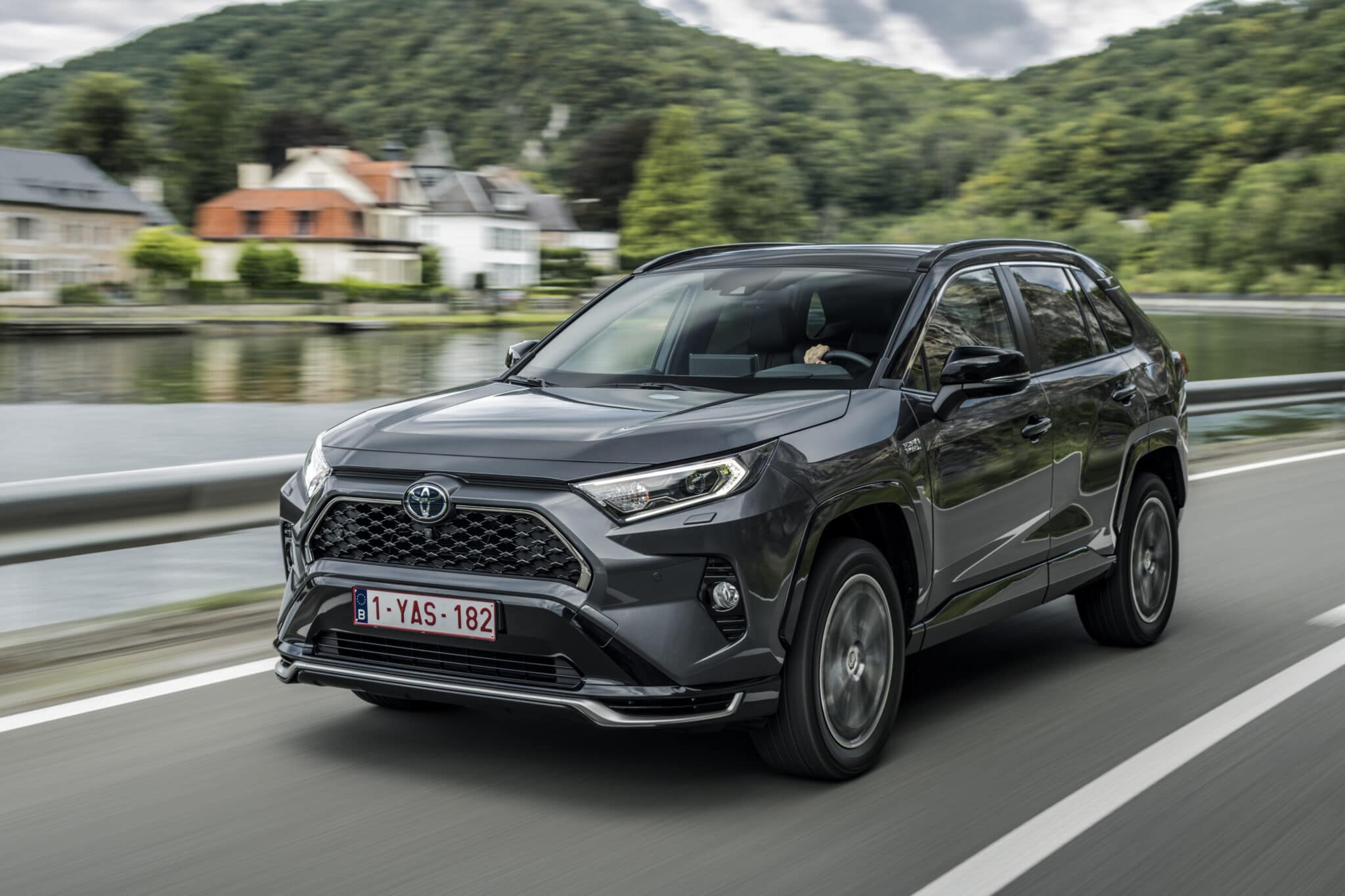 Toyota RAV4, regina dei consumi fra le plug-in hybrid. Credit: Newsroom Toyota Italia