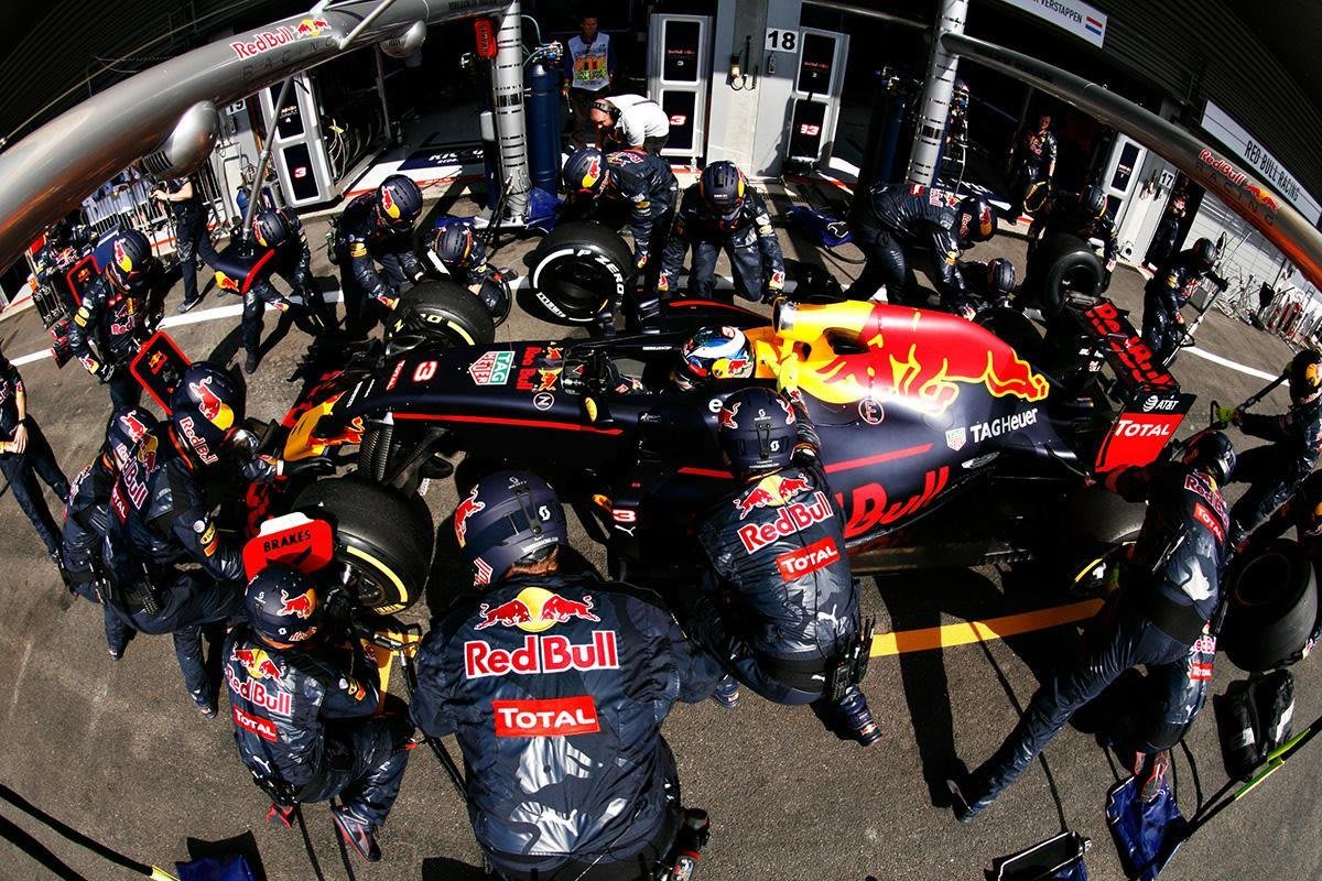 Pit Stop Red Bull