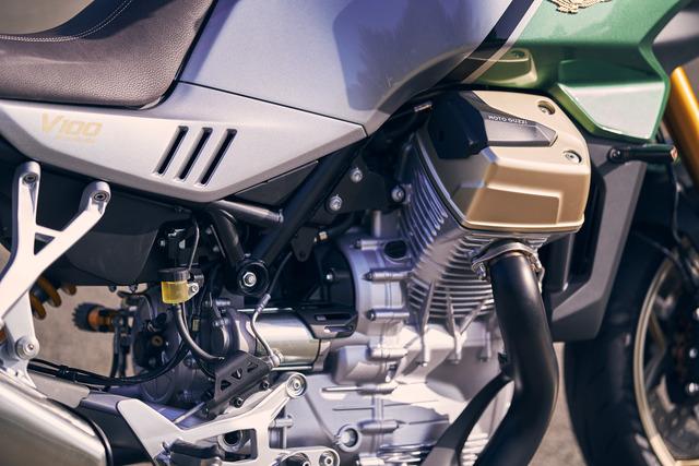 L'inconfondibile bicilindrico a V di 90°, marchio di fabbrica di Moto Guzzi. Credit: press.piaggiogroup.com