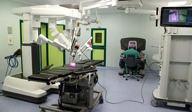 Il robot Da Vinci in dotazione presso l'Ospedale Maggiore di Parma. Crediti: ao.pr.it