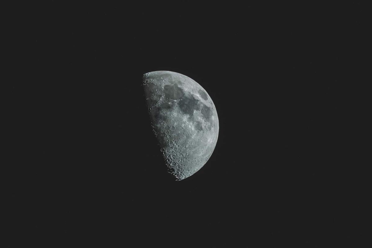 Razzo SpaceX fuori controllo si schianterà sulla luna, ma niente panico! - 