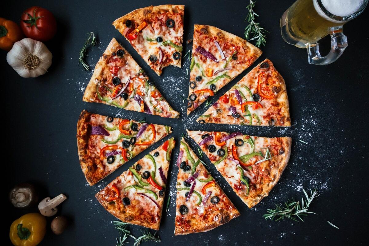 Problema della pizza: come dividerla equamente? Ce lo dice la matematica - 