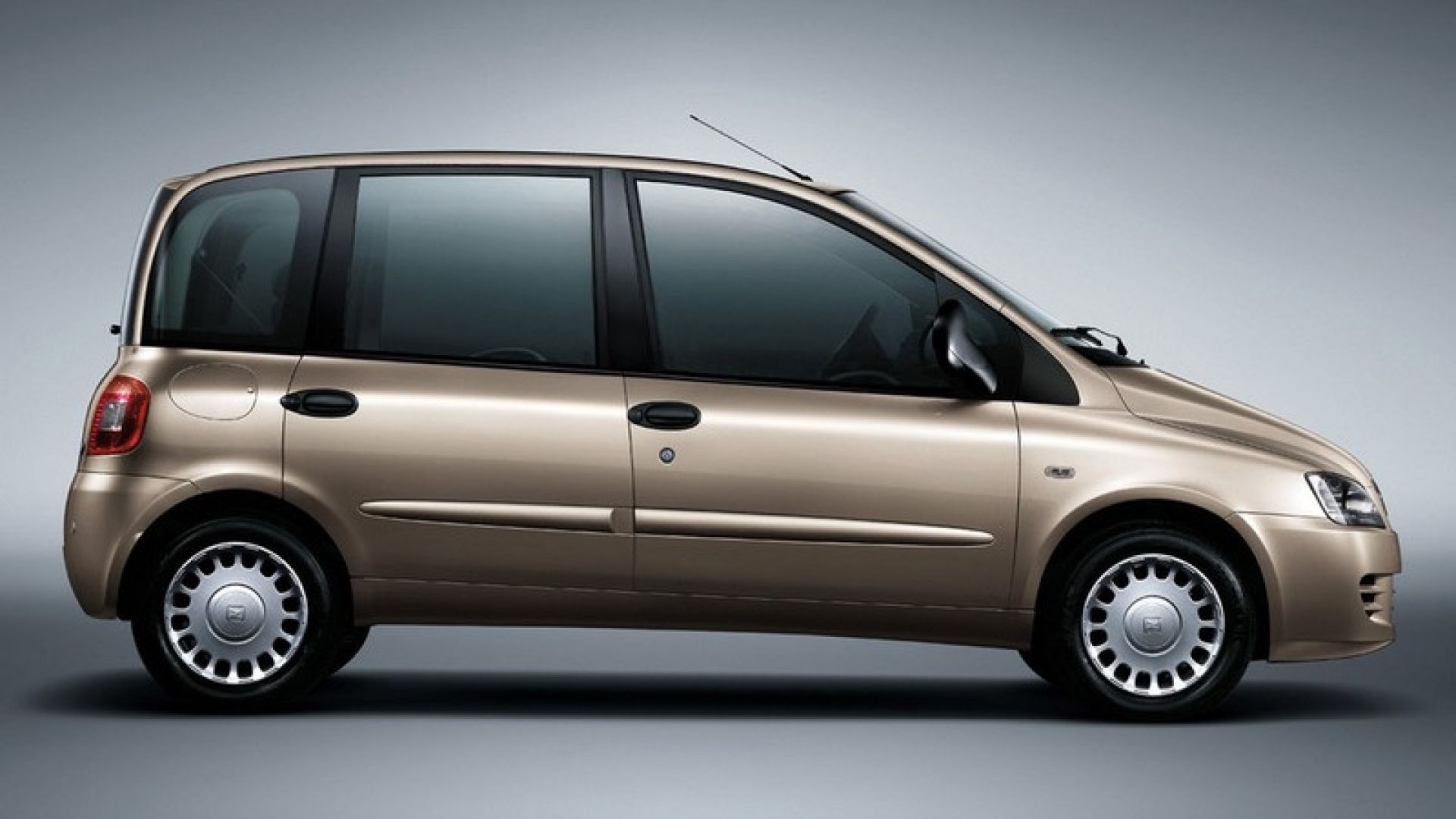 Zotye M300 EV, laterale