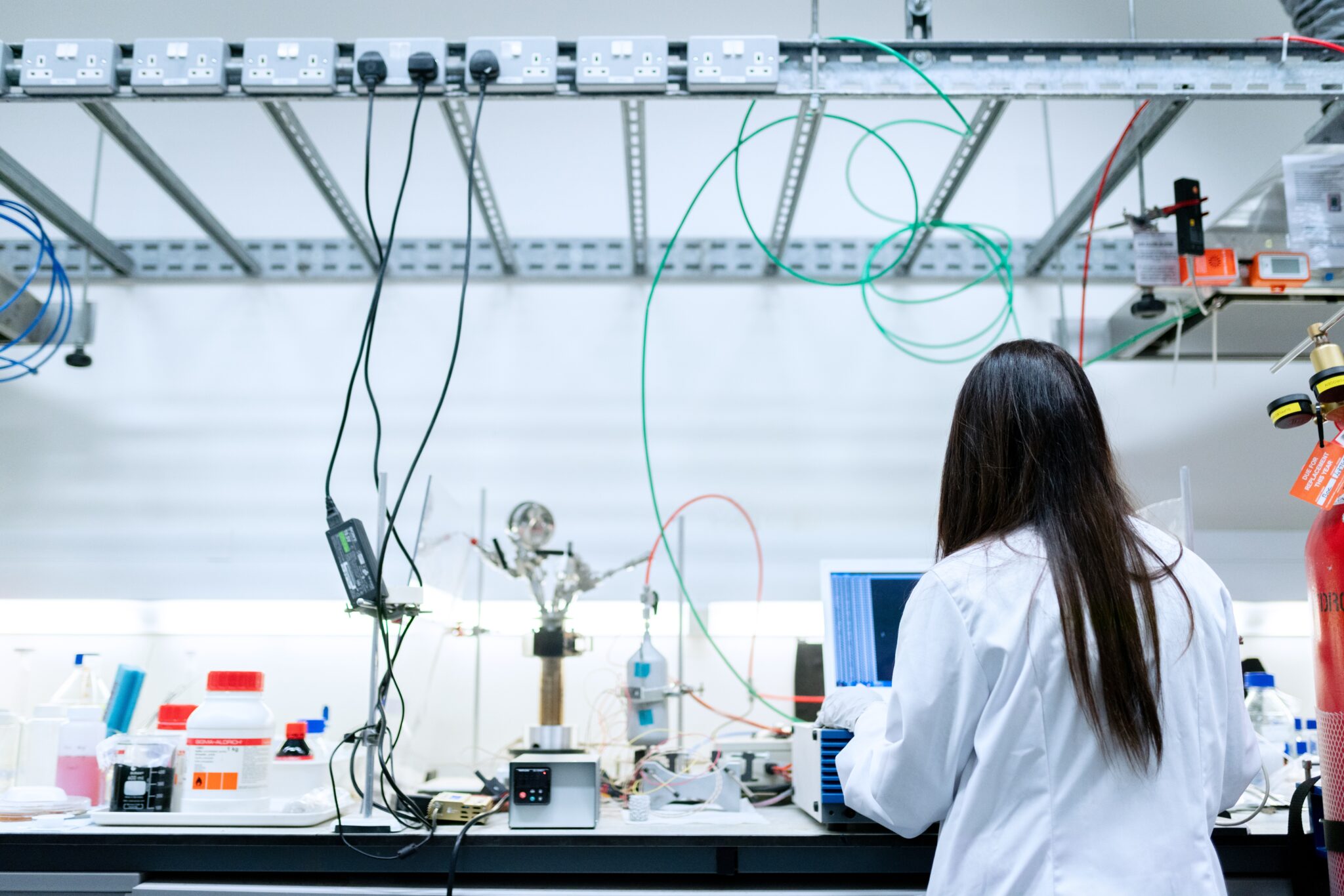 Resistenza agli antibiotici: terapie migliori grazie all’intelligenza artificiale
