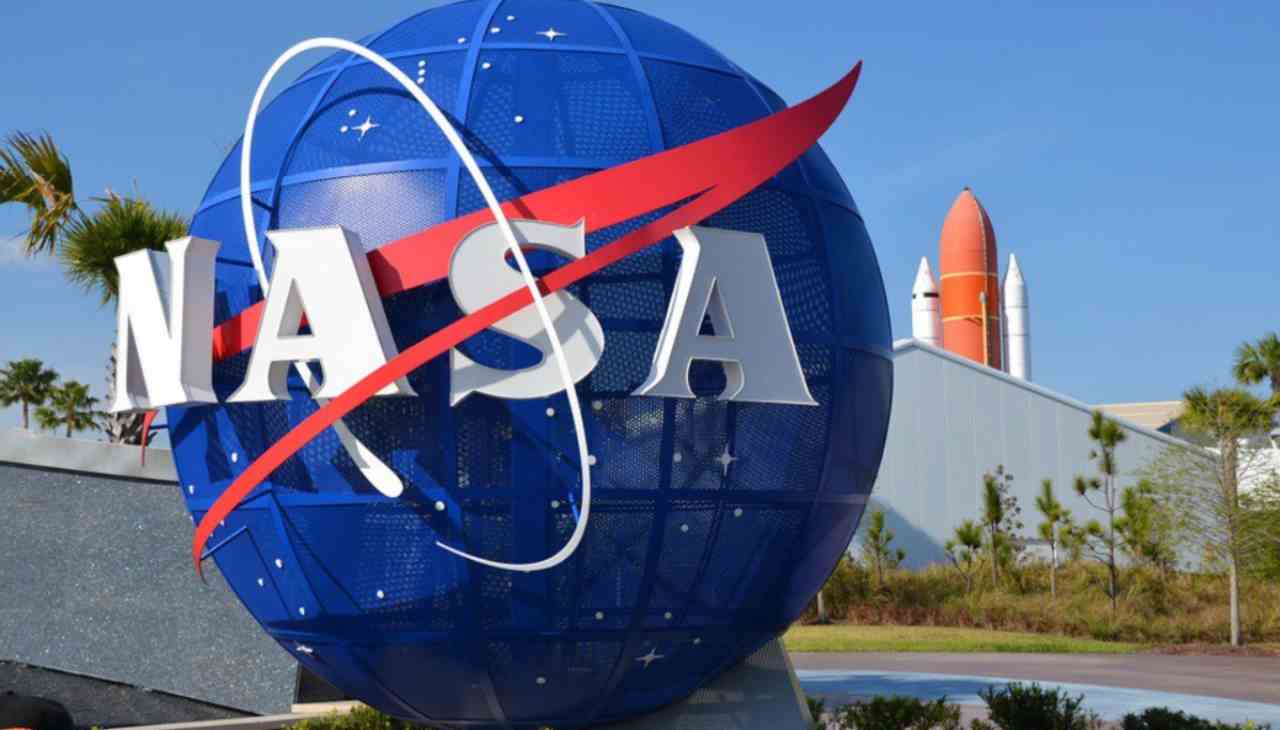 Nella serra della ISS la NASA coltiva peperoncino: perchè questa scelta? -  Computermagazine.it