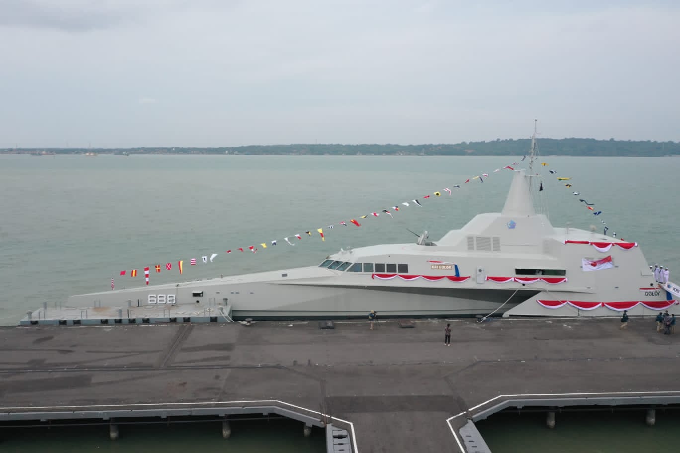 Immagine del trimarano KRI Golok (688) pubblicata dal profilo Twitter della TNI AL
