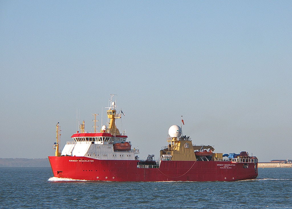 La nave prima di essere Laura Bassi, quando ancora era RSS Ernest Shackleton. Fonte: Wikimedia Commons