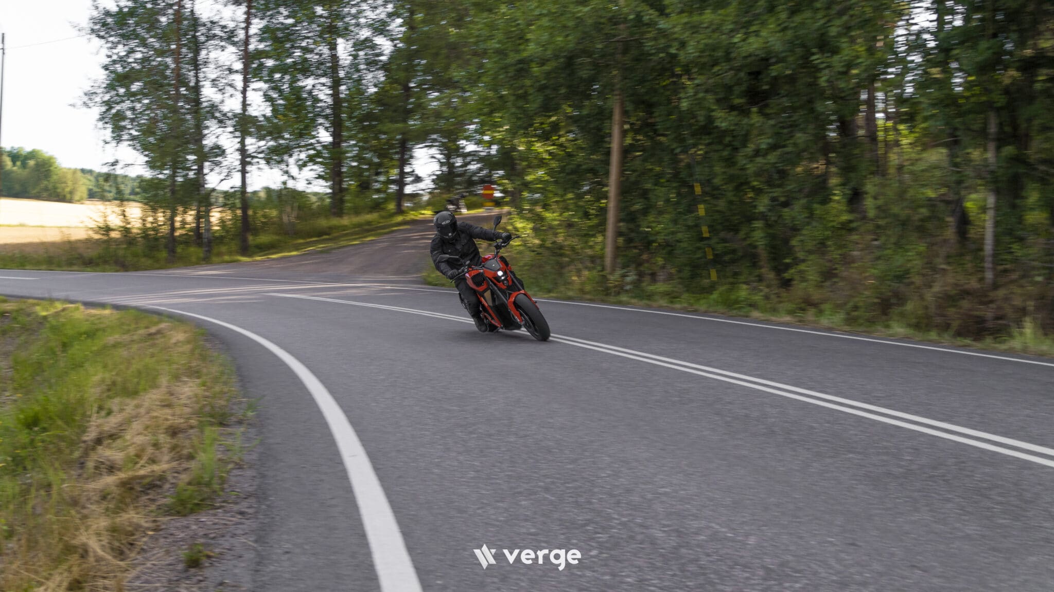 La Verge TS nel tipo di percorso che le è più congeniale. Credit: Verge Motorcycles