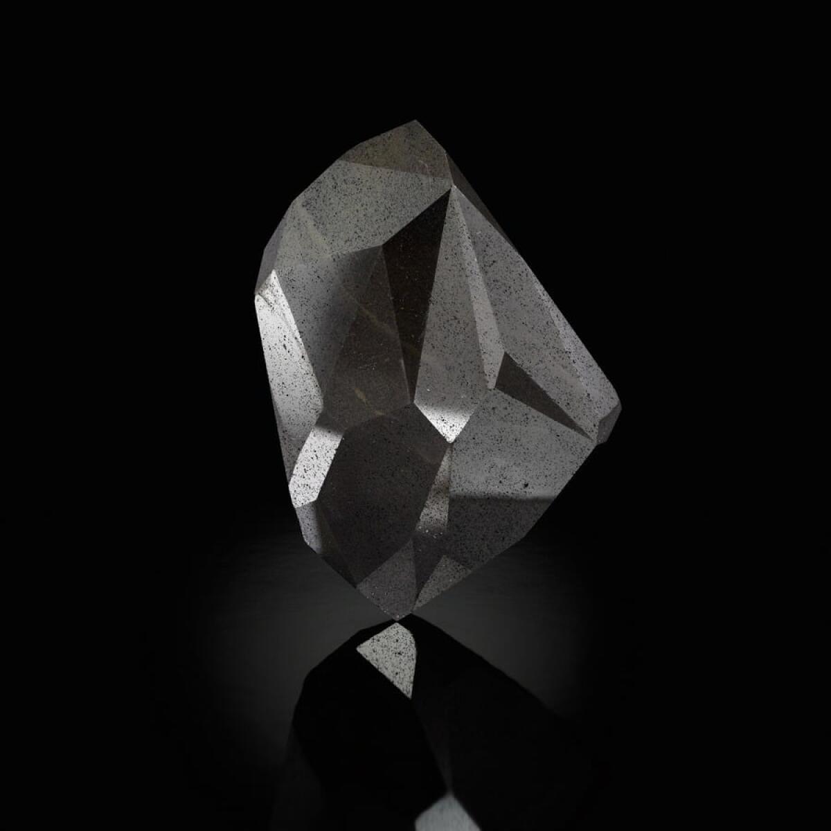 Enigma: all'asta il misterioso diamante nero proveniente (forse!) dallo spazio - 