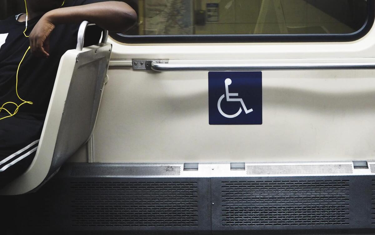 Universal Design: modello di integrazione tra persone e ambienti - Handicapped sign