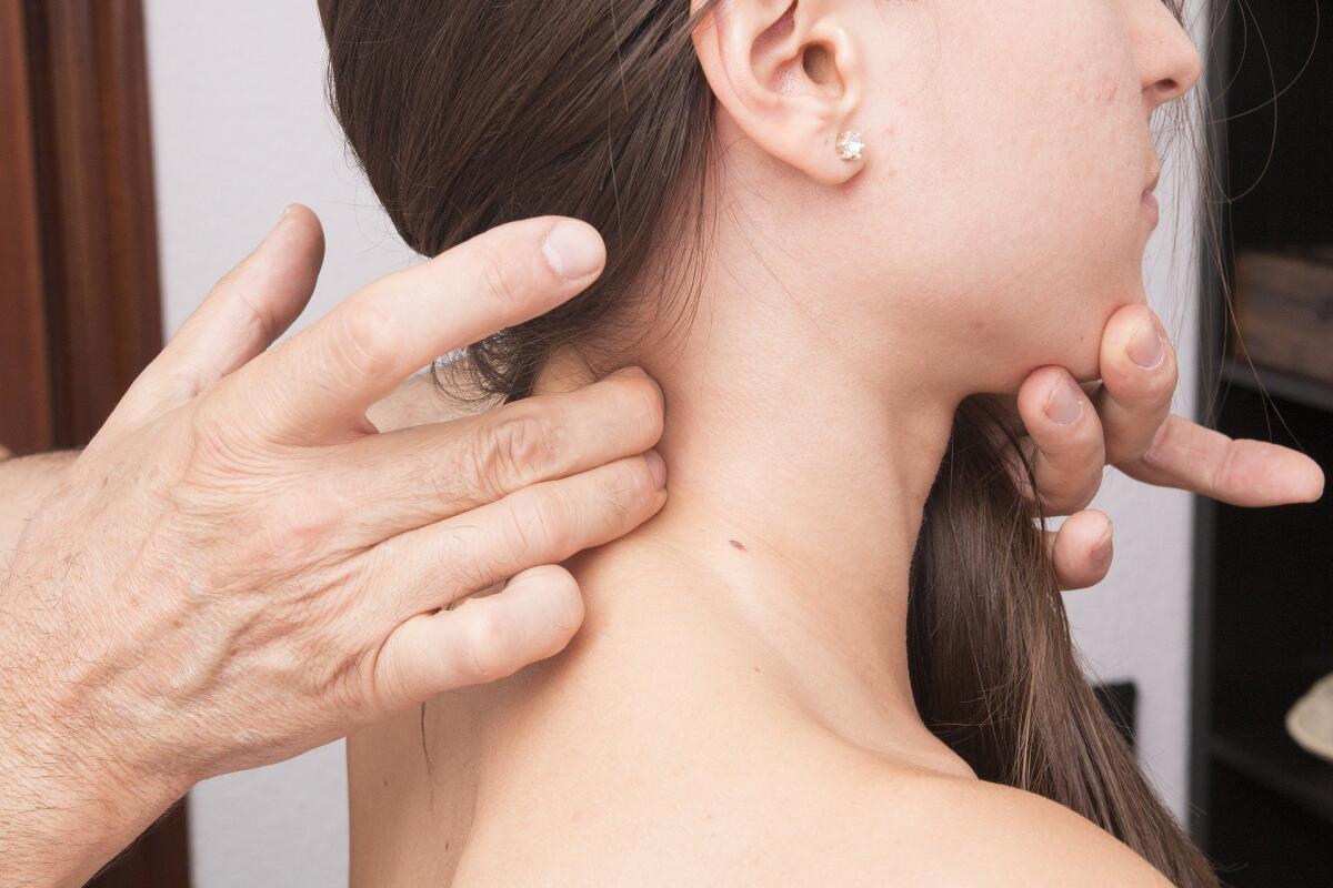 Disturbi alla cervicale: come riconoscerne le cause partendo dai sintomi - 