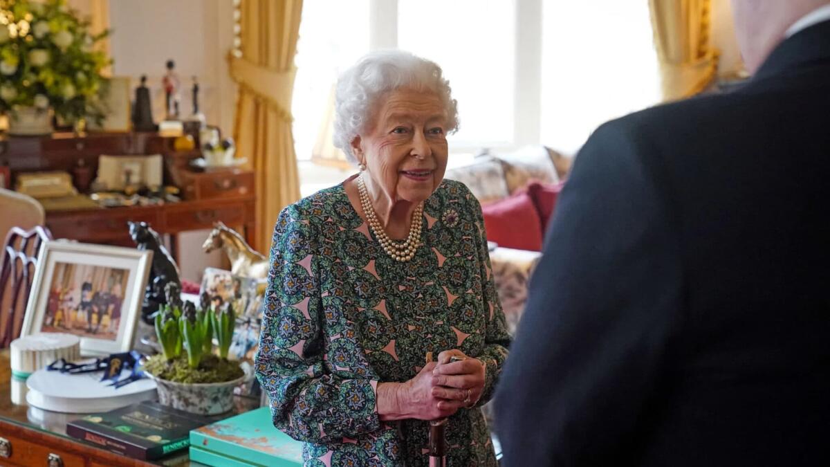 La regina Elisabetta è positiva al Covid - 