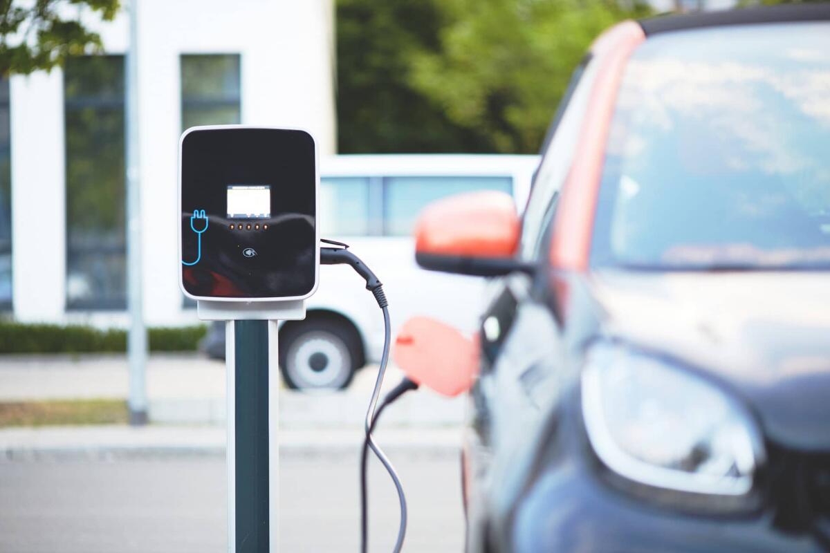 Auto elettriche: perché scegliere il noleggio a lungo termine - auto elettrica