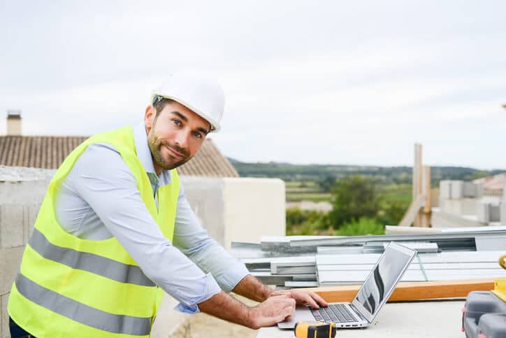 condizioni lavorative di un tecnico del settore edile, credits: pixabay