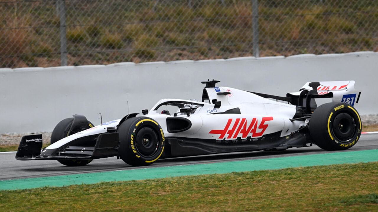 Formula 1, la scuderia che cancella i colori della Russia
