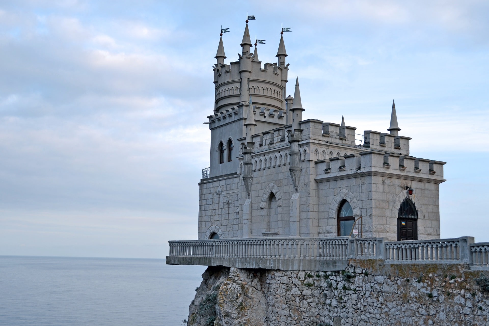 Il Nido di rondine, uno dei romantici castelli costruiti dall'élite russa in Crimea.