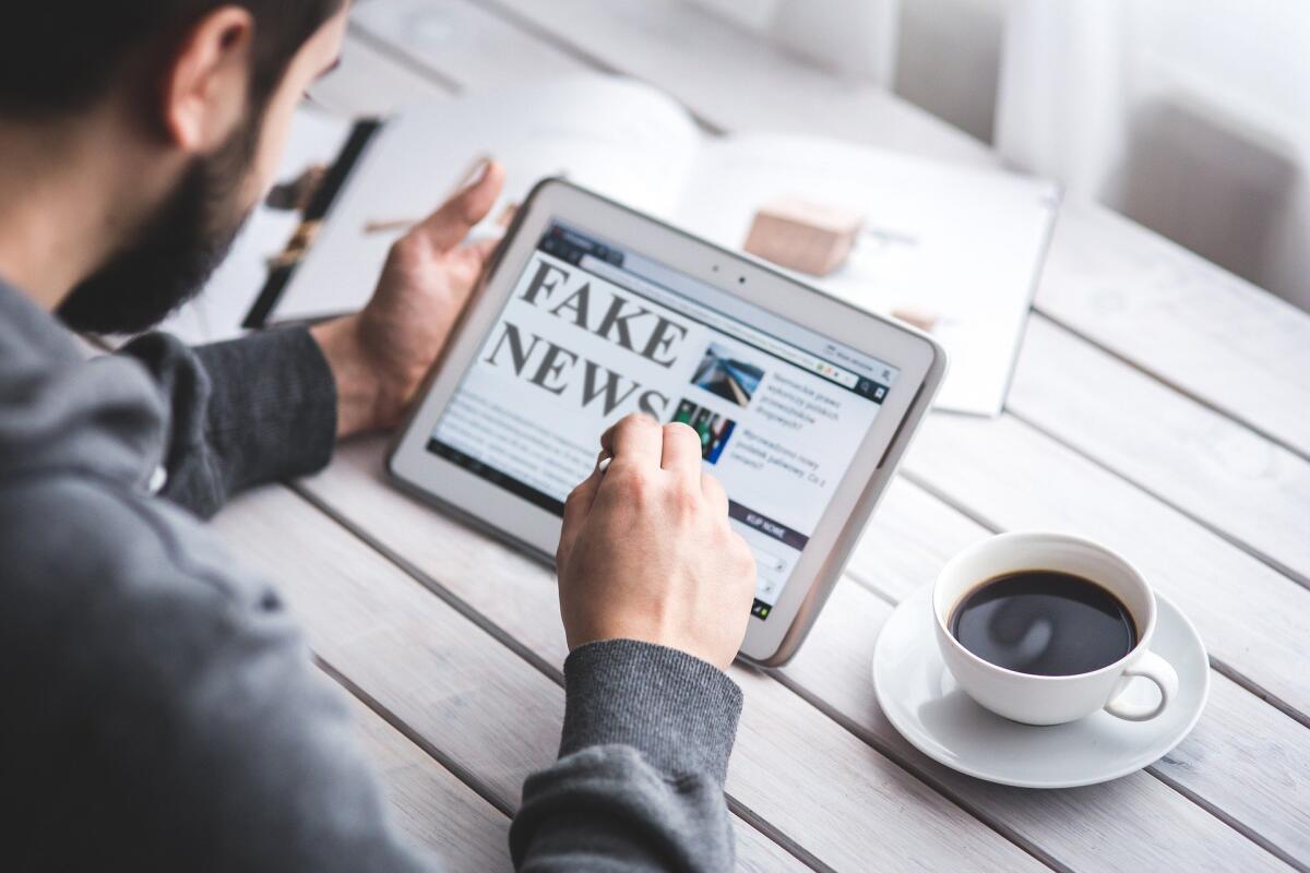 Fake news, complottismi e matematica - 