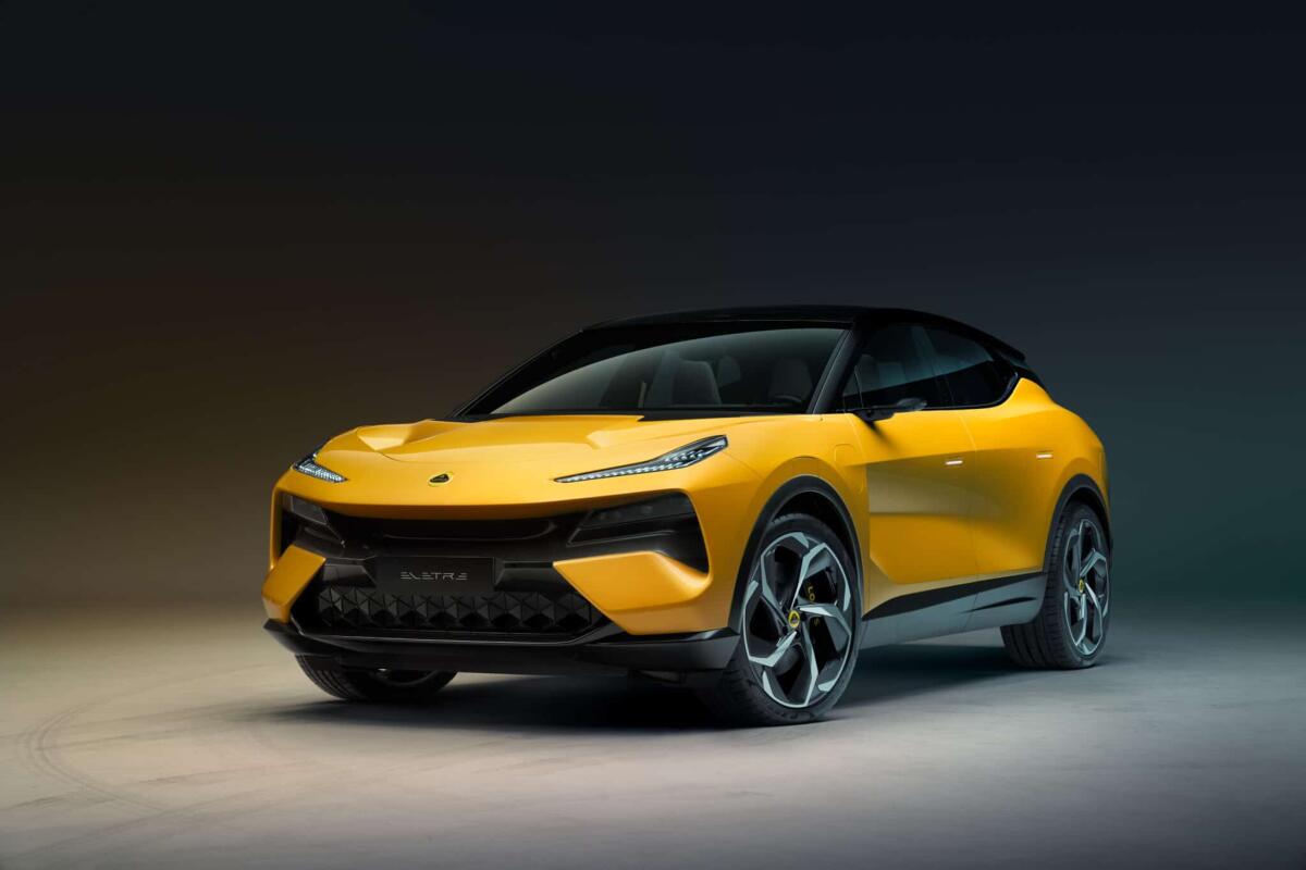 Lotus Eletre: il primo Hyper-SUV elettrico al mondo - 